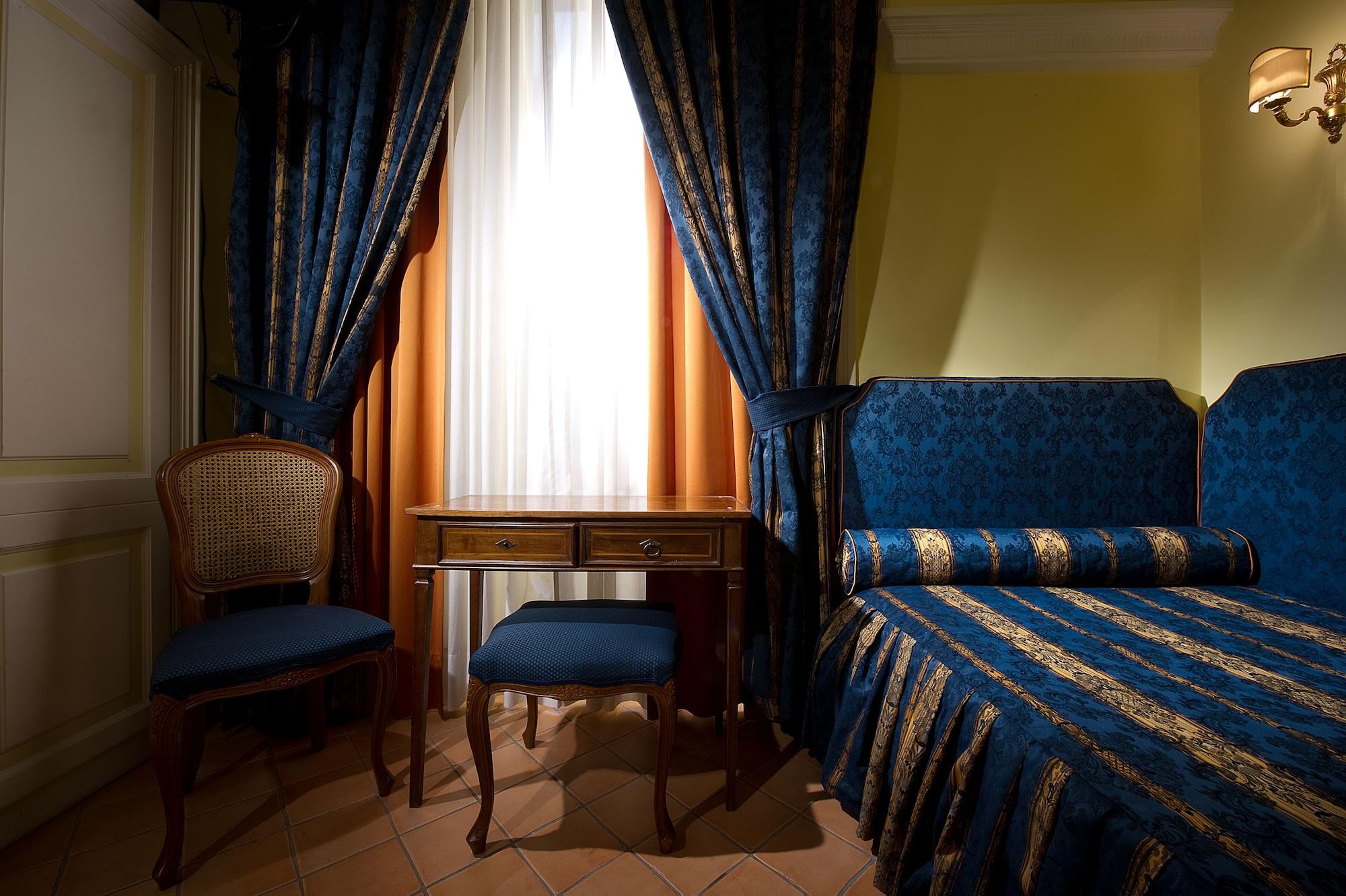 Chiaja Hotel De Charme Naples Bilik gambar